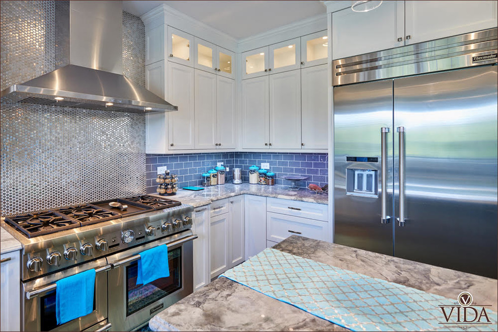 Inspiration for a transitional u-shaped kitchen remodel in Chicago