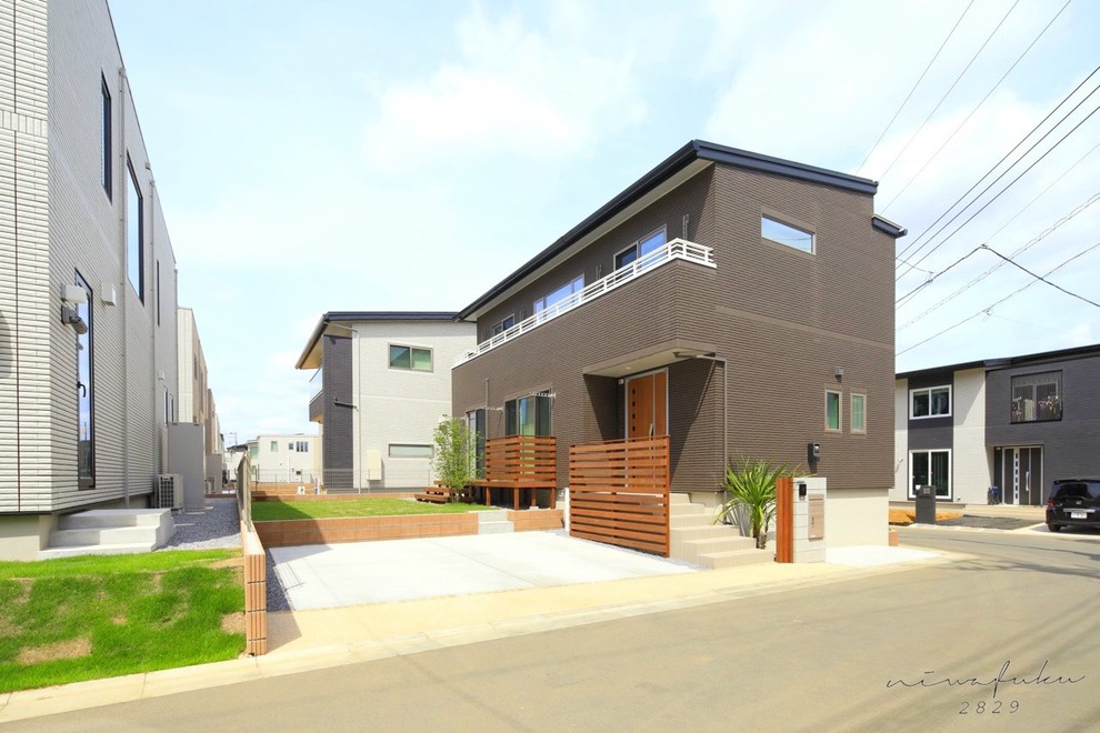 Example of a minimalist exterior home design