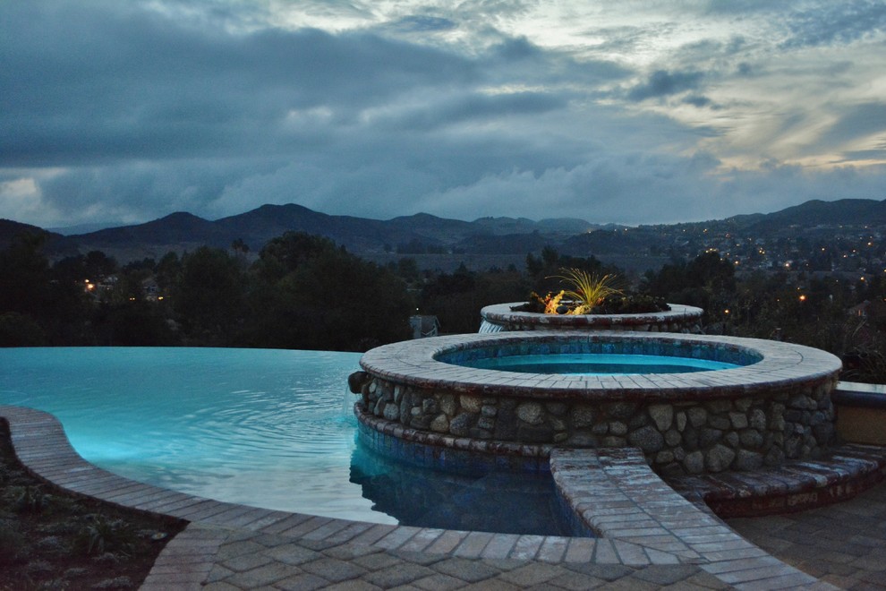 Incredible infinity edge pool