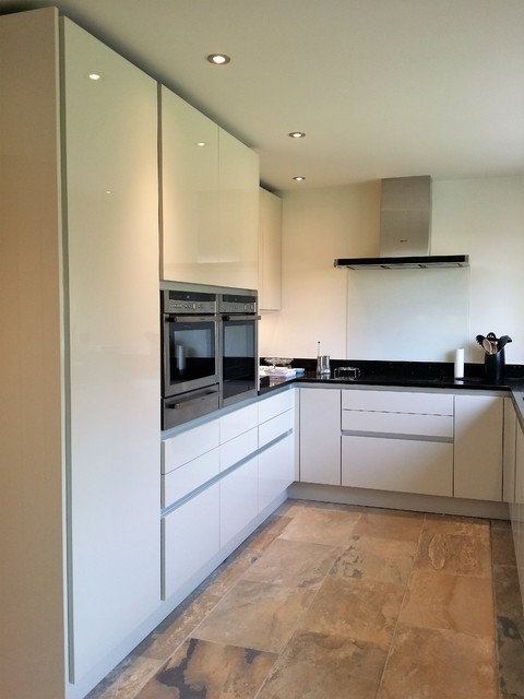 Handleless Gloss Kitchen - Skipton trendy-koekken