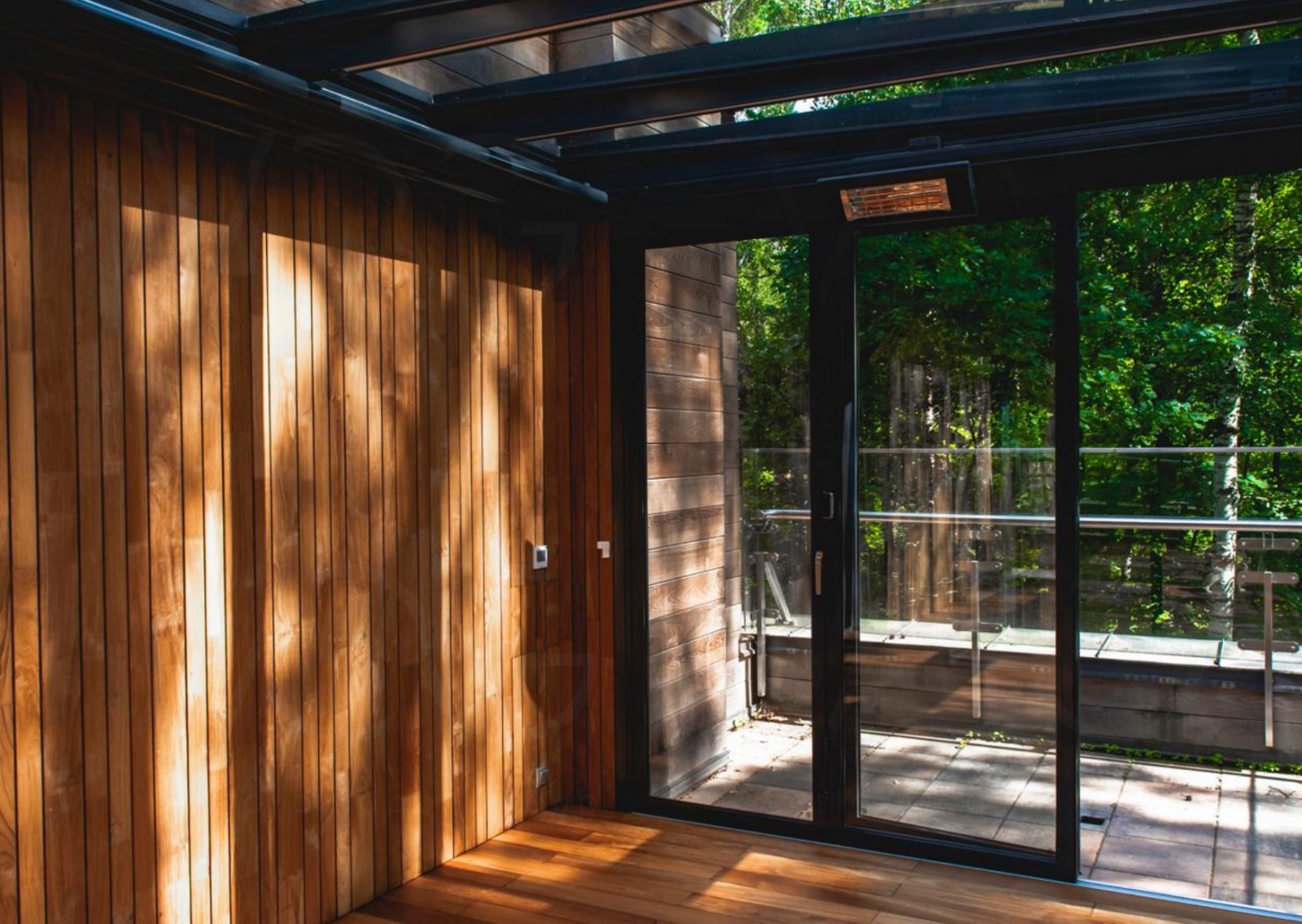 Стеклянная веранда на эксплуатируемой кровле