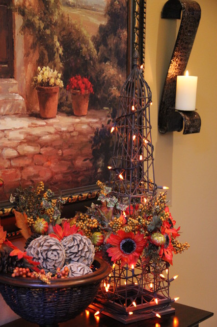 Add Mini Lights To An Iron Topiary klassisch-esszimmer