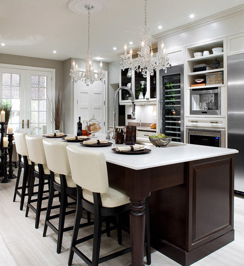 Chandeliers Over A Kitchen Island, Kitchen Island With Double Chandeliers
