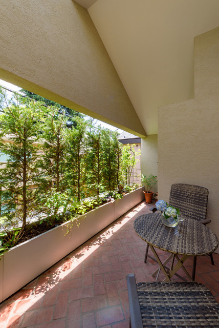 太子堂の家 japones-moderno-balcon