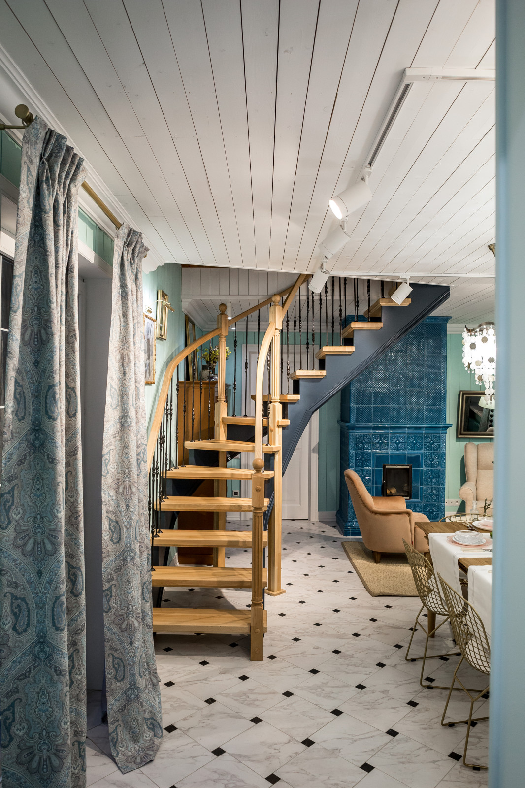 Проект 18 - Деревянная лестница из бука для НТВ