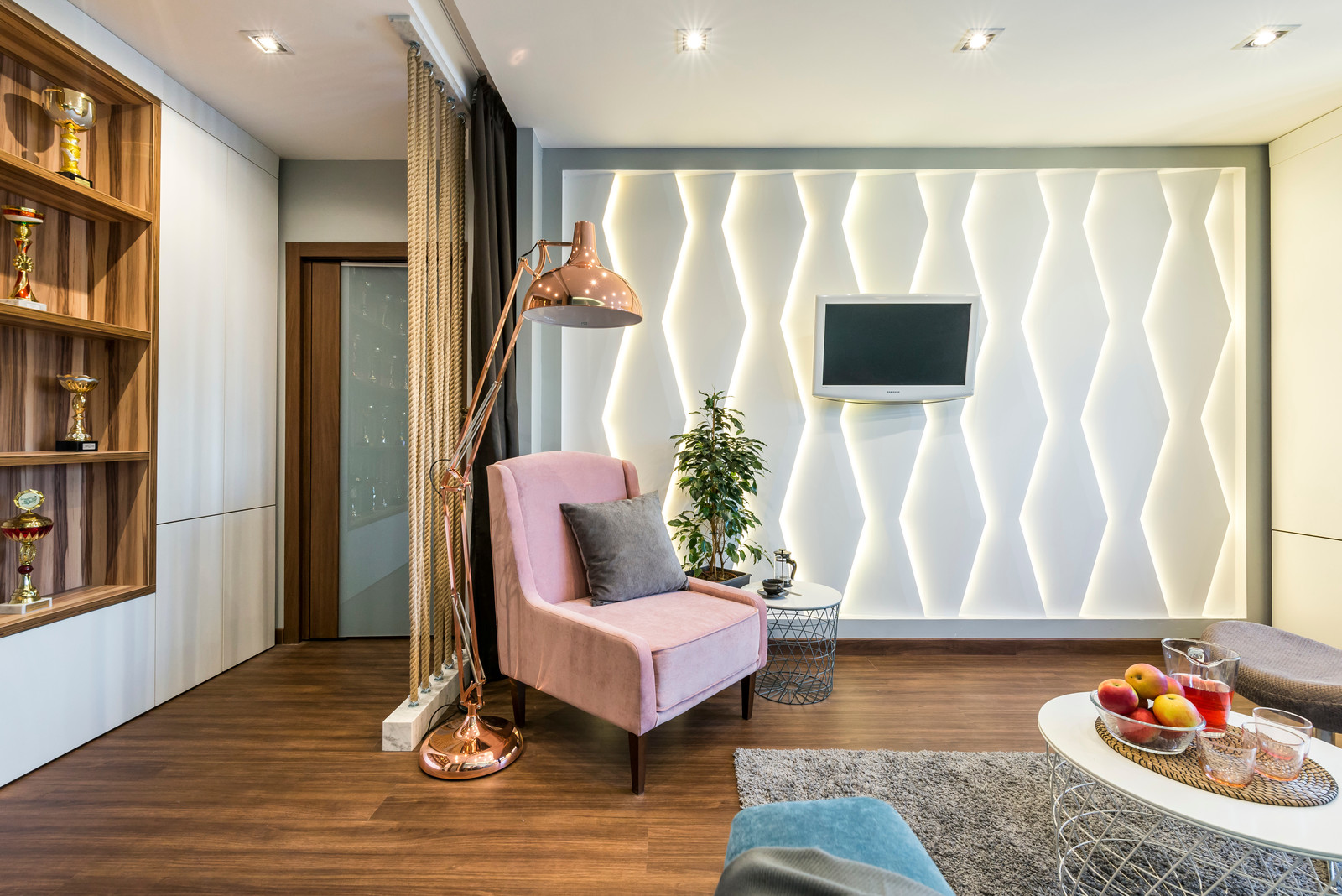 Световая панель Synthes в программе Школа ремонта