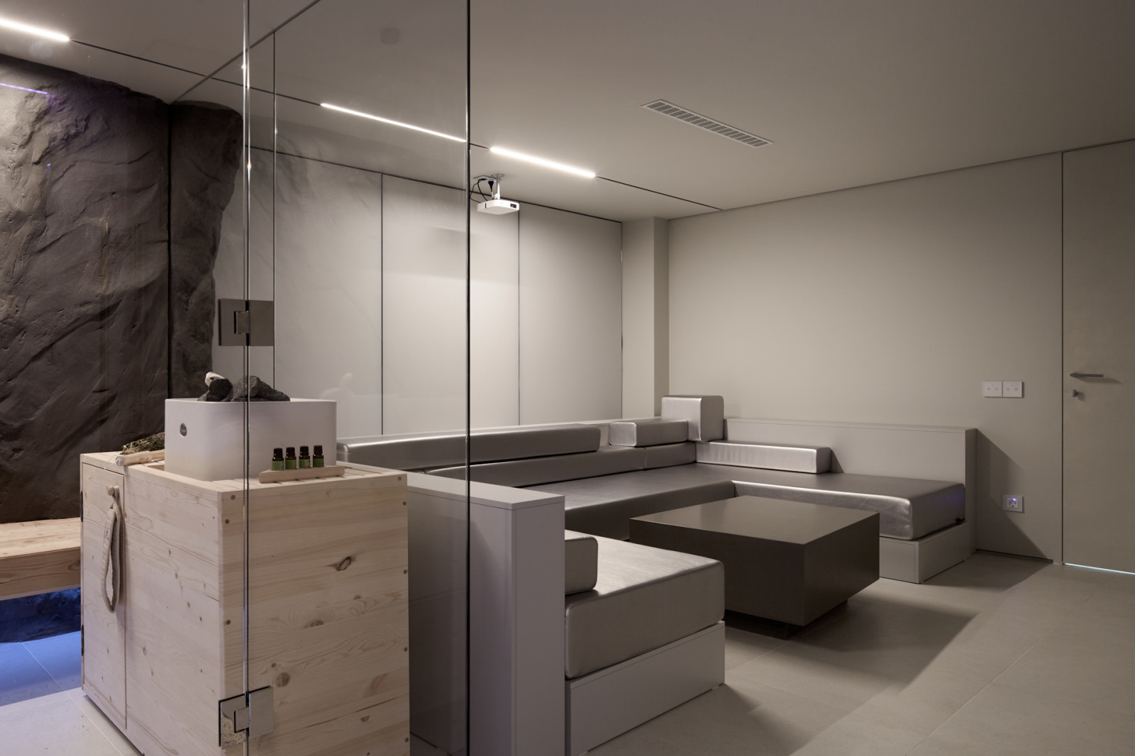 Сауна, молнии и норвежские скалы