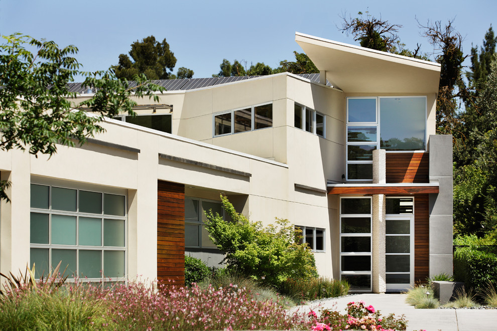 Minimalist home design photo in Sacramento