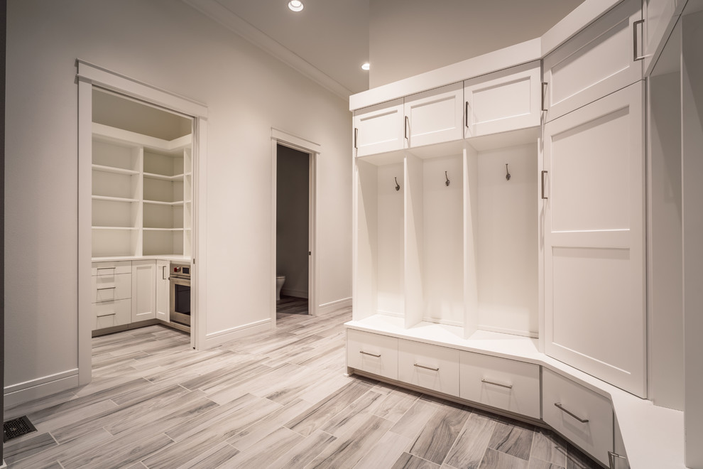 Entryway - transitional entryway idea