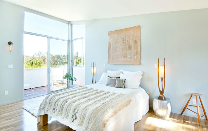 Design ideas for a contemporary bedroom in Los Angeles.