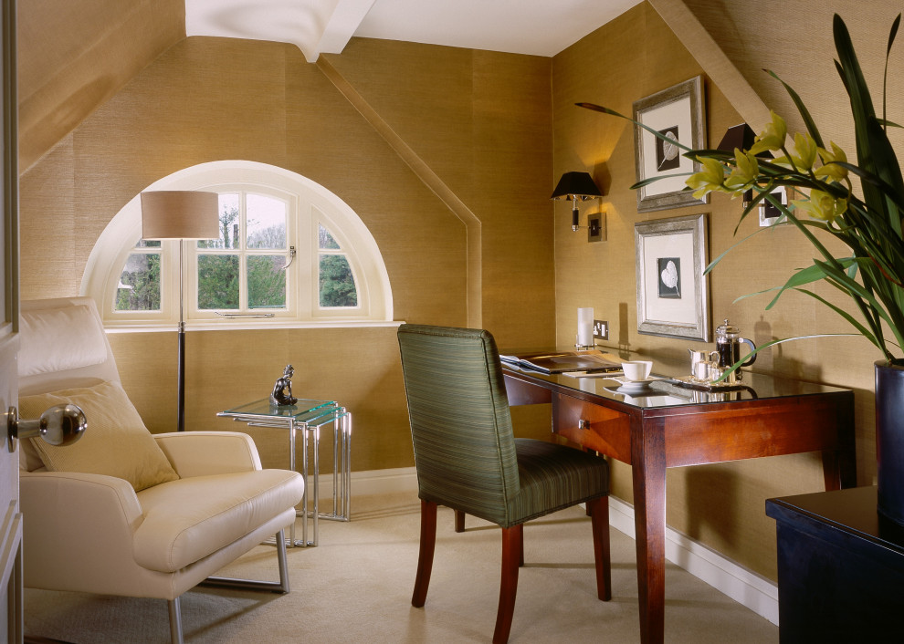 This is an example of a classic home office in London.
