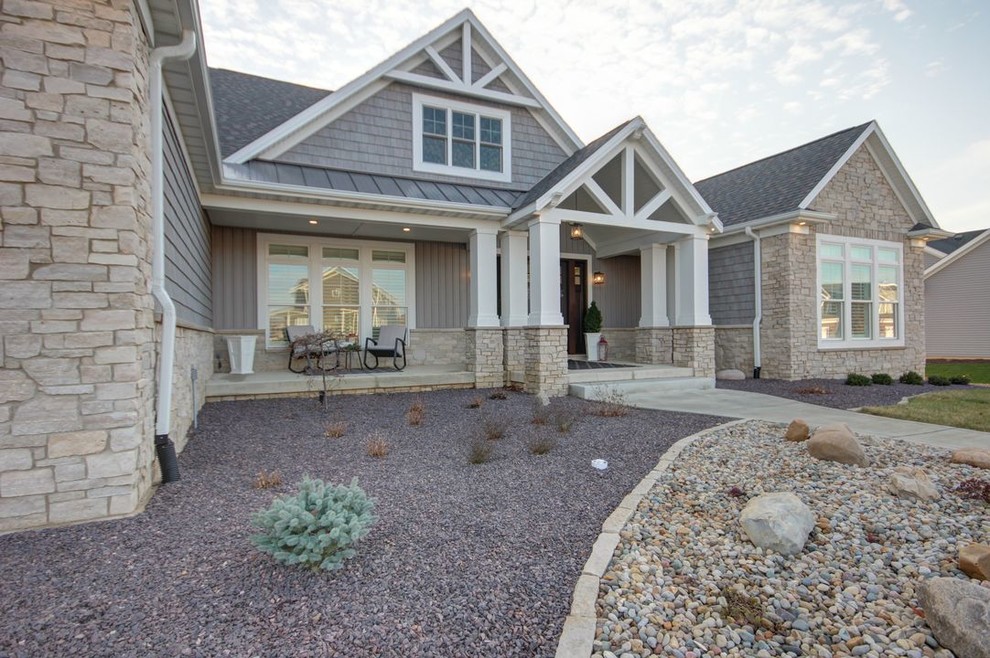 Inspiration for a transitional home design remodel in Chicago