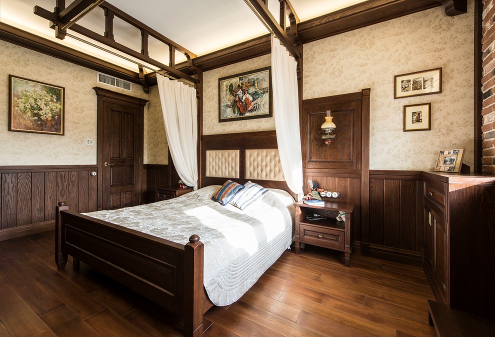 Вся мебель в хозяйской спальне изготовлена на заказ в едином