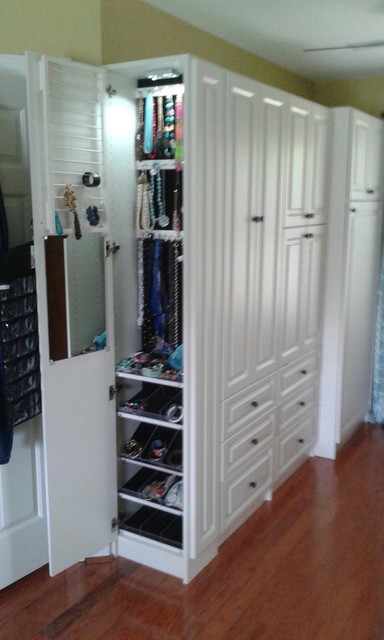Tot Hill Farm Wardrobe - Traditional - Other - by Dream Closets, Inc |  Houzz IE