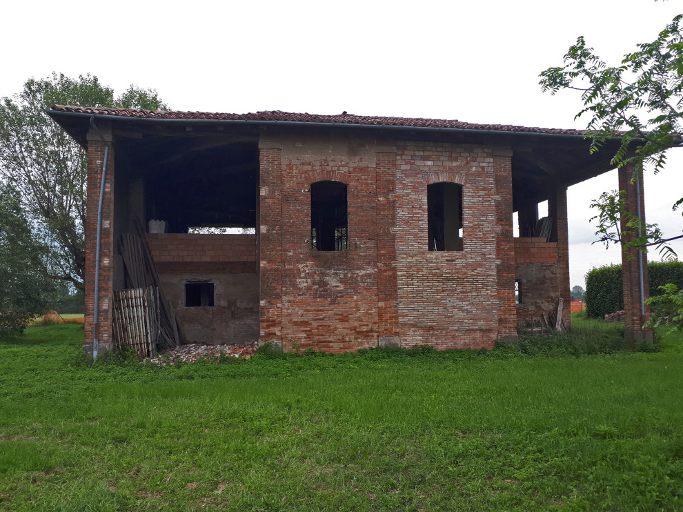 Recupero di un fienile dei primi 900 per una famiglia con figli