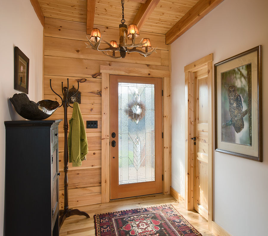 Example of a mountain style entryway design in Charlotte