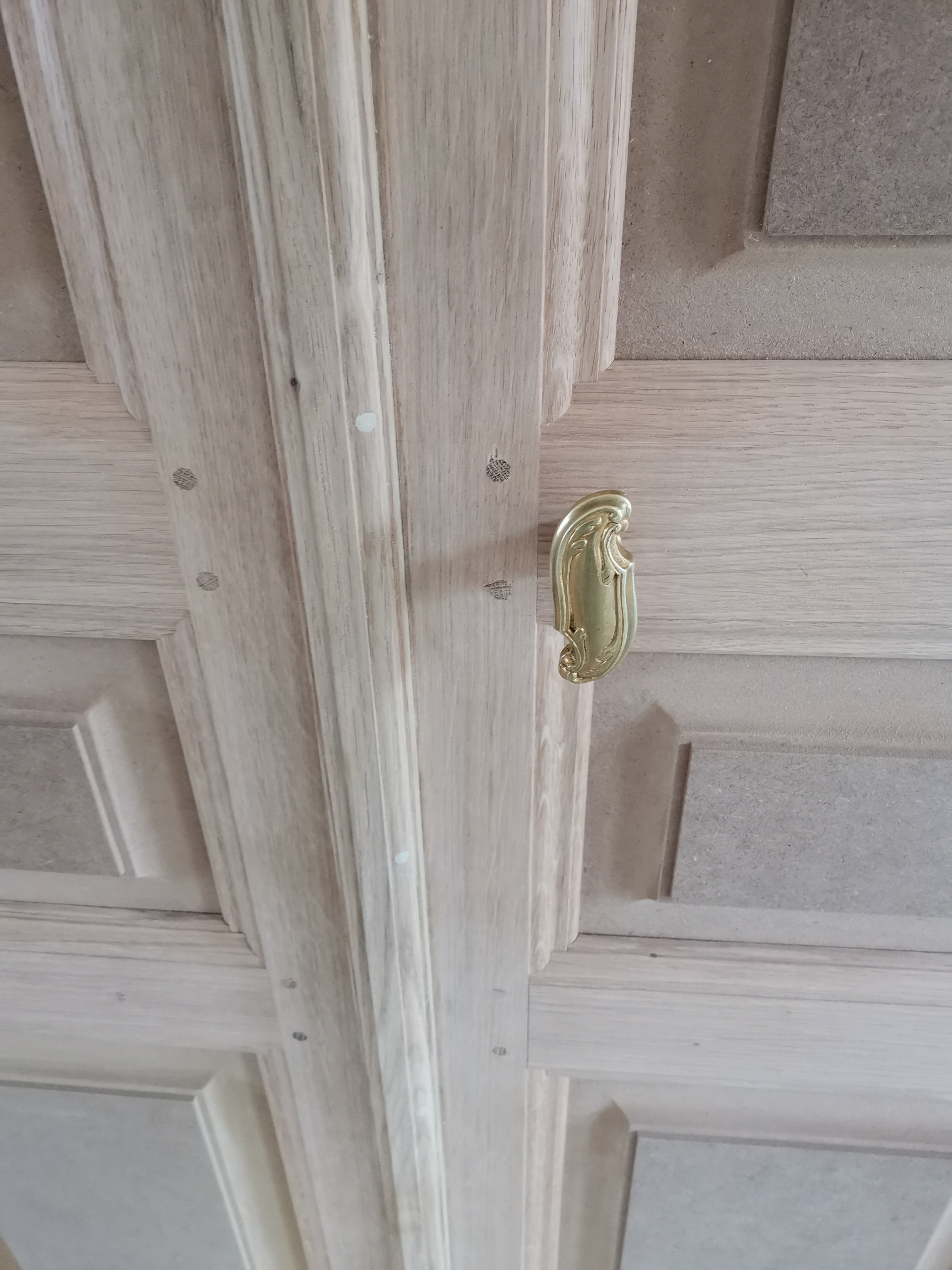 Fabrication armoire style "ancien" en menuiserie traditionnelle