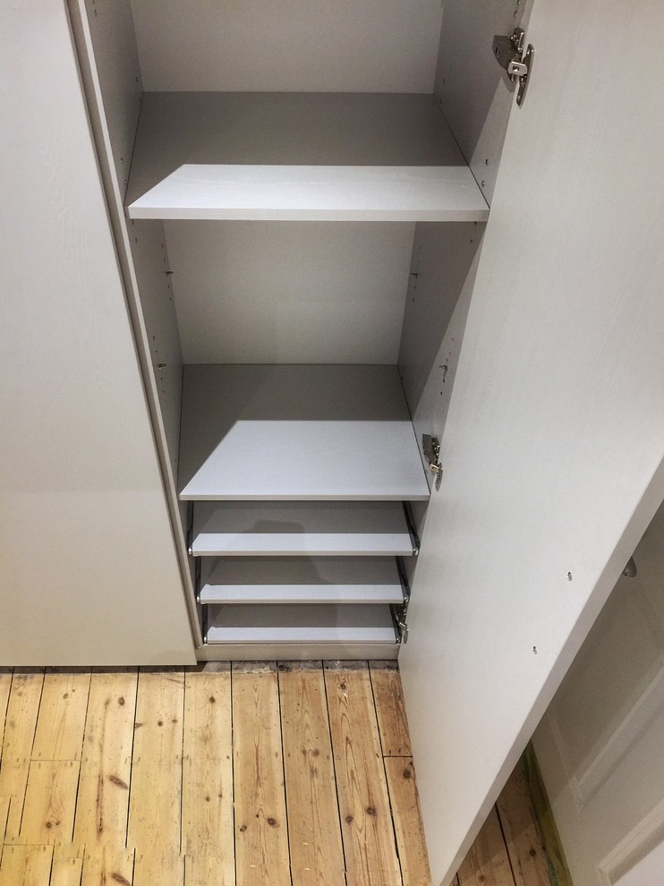 WHITE HALLWAY STAIRS SOLUTION