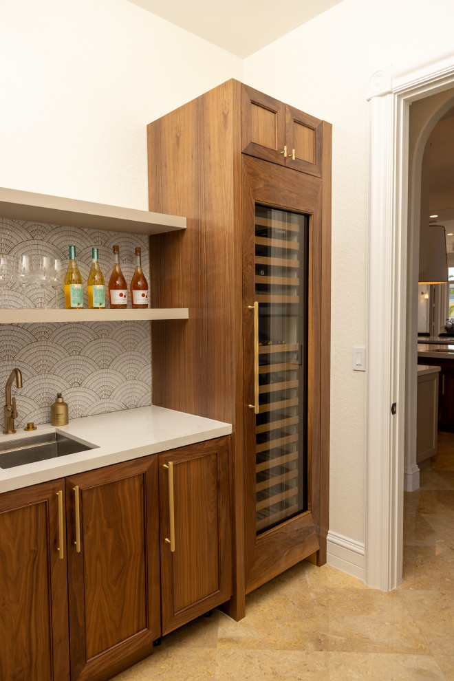 Transitional home design photo in Miami