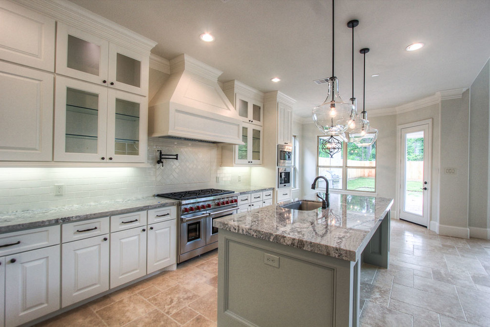 Inspiration for a transitional kitchen remodel in Houston