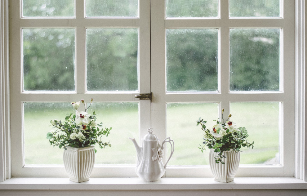 Simple window decor