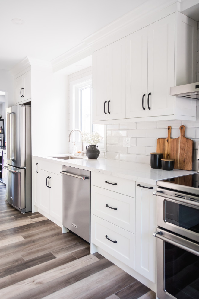 Inspiration for a transitional kitchen remodel in Toronto