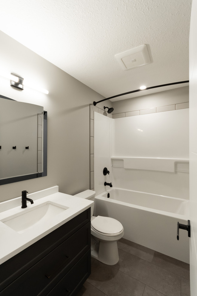 Home design - transitional home design idea