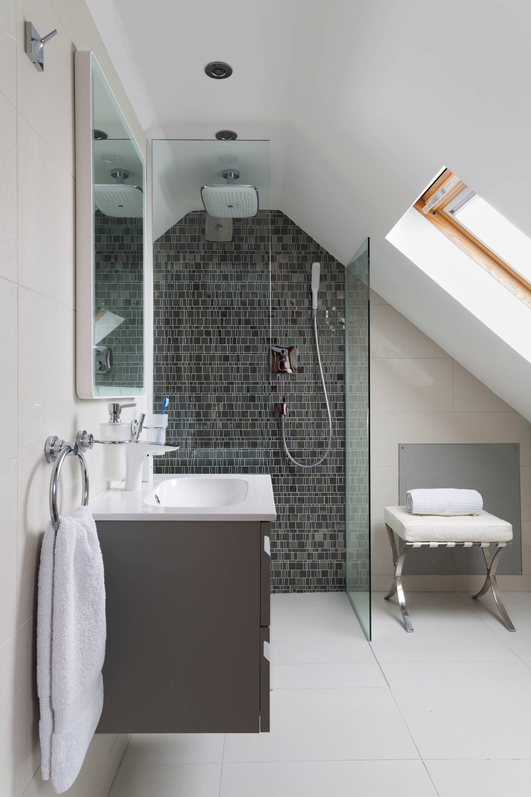 7 Key Things to Establish When Planning a Master Bathroom, image size:1706x2560