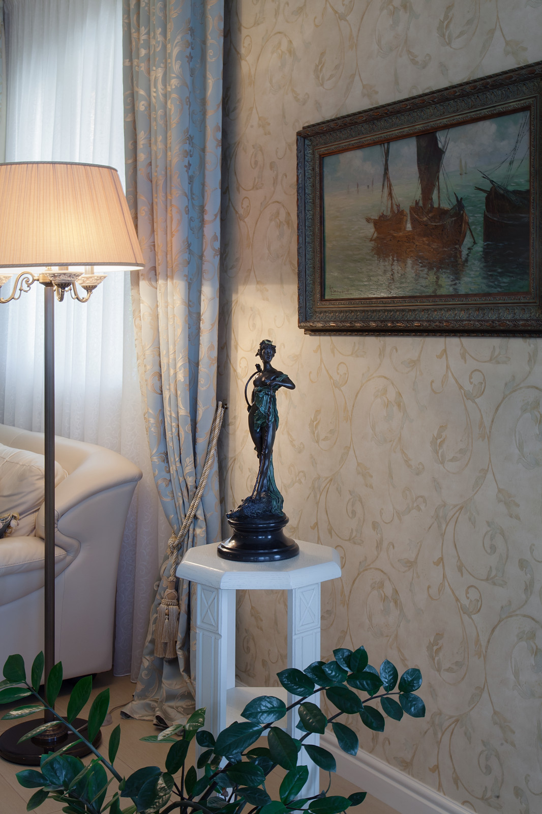 Гостиная, прихожая и холл в Классическом стиле. Фото реализованоного проекта