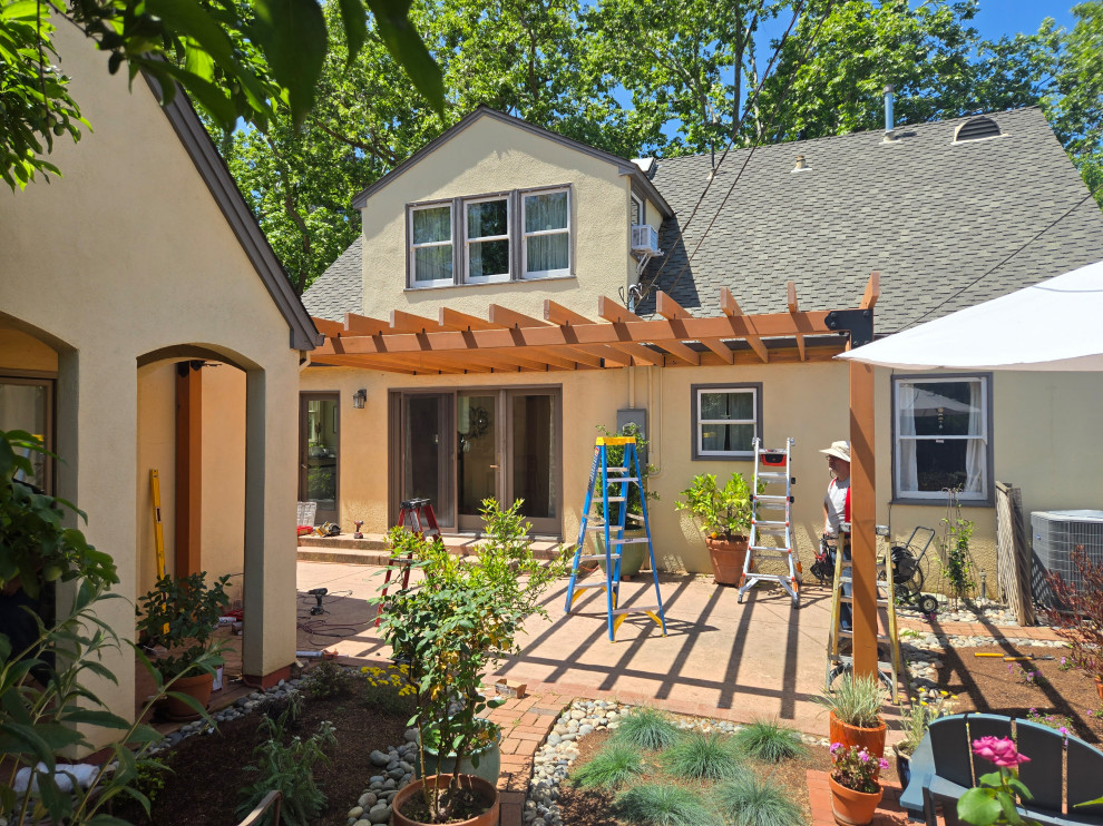 Downtown Dining Pergola