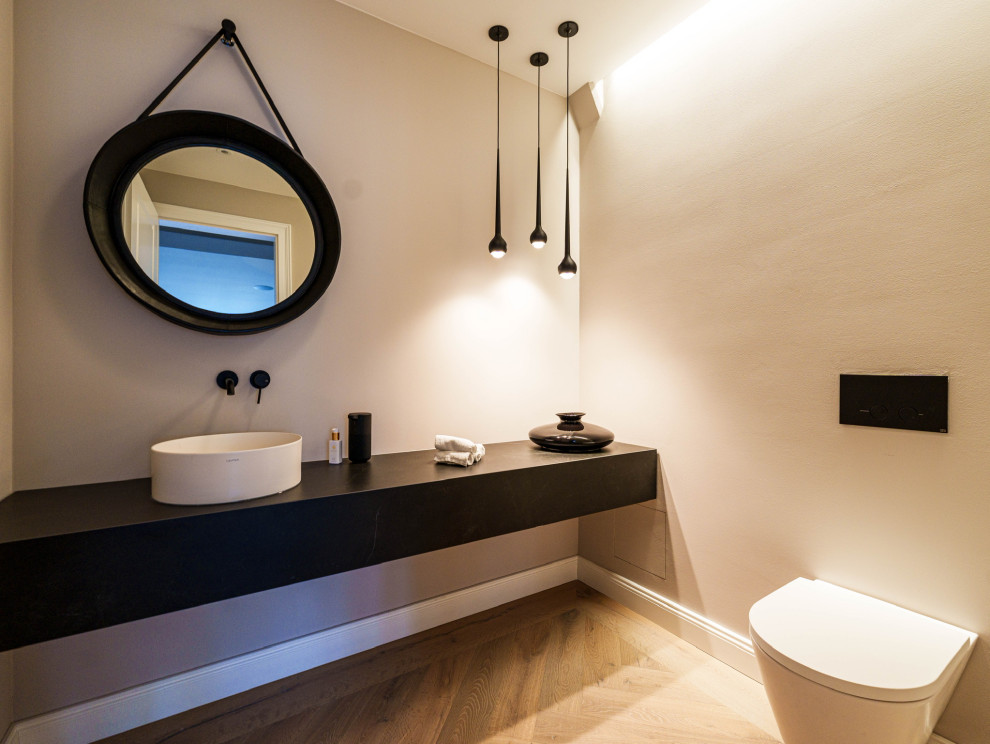 Moderne Gästetoilette in München