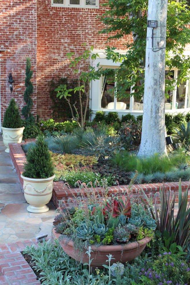 Design ideas for an eclectic garden in Los Angeles.