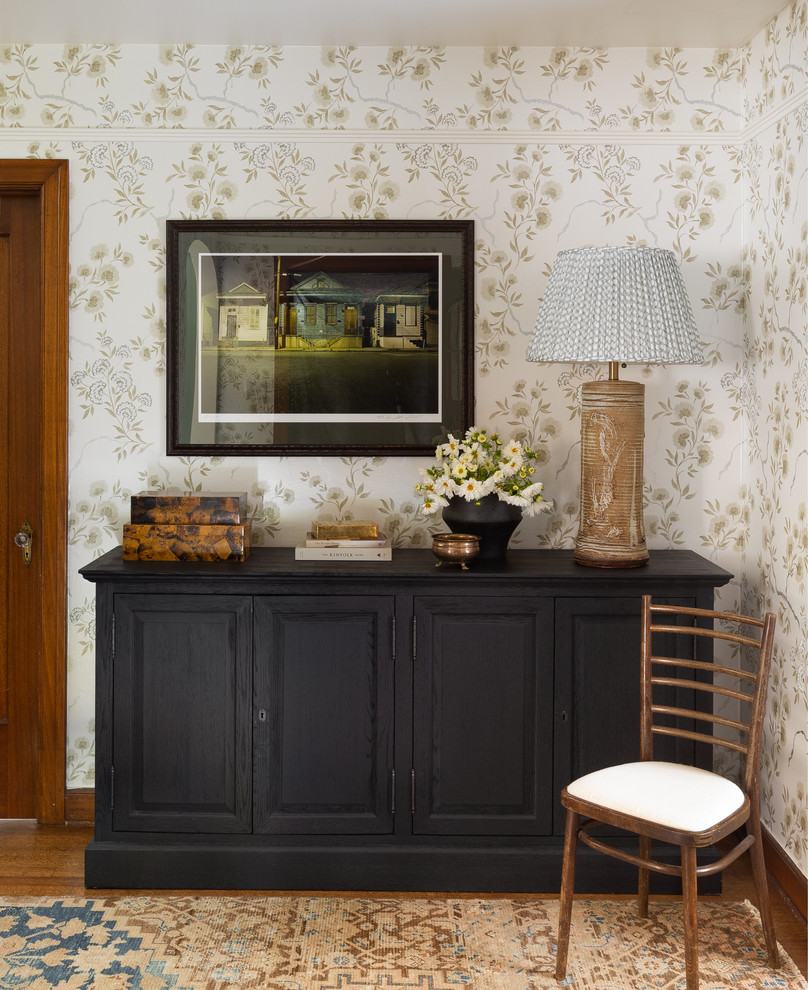 Elegant entryway photo in Seattle