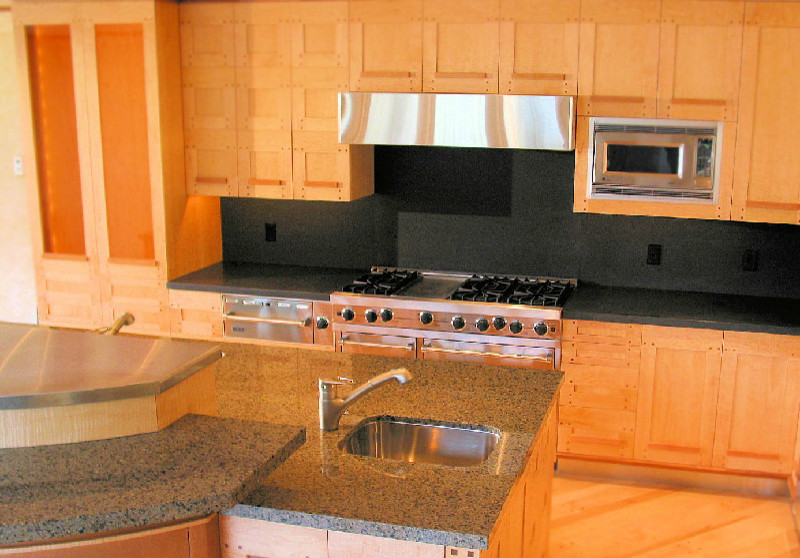 他の地域のトランジショナルスタイルのおしゃれなキッチンの写真