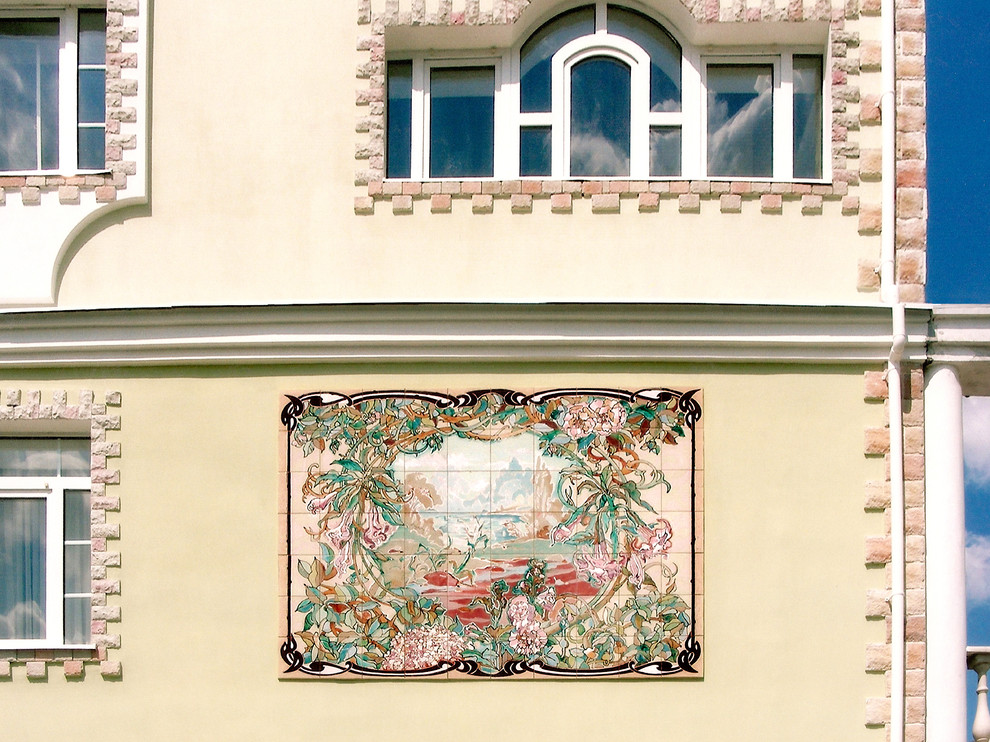 Керамические панно для украшения фасадов, интерьеров.