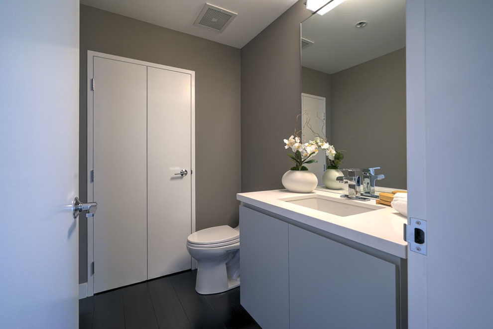 Photo of a modern powder room in Los Angeles.