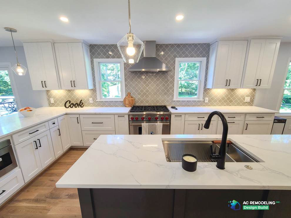 Kitchen - transitional kitchen idea in DC Metro
