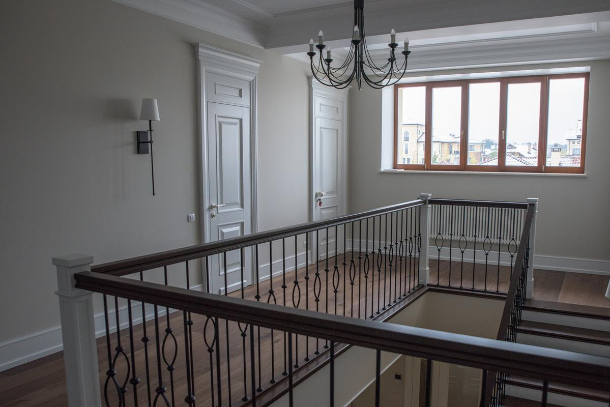 Столярные изделия в коттедж : лестницы, мебель, двери и тд.