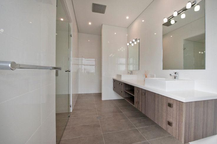 This is an example of a beach style bathroom in Perth.