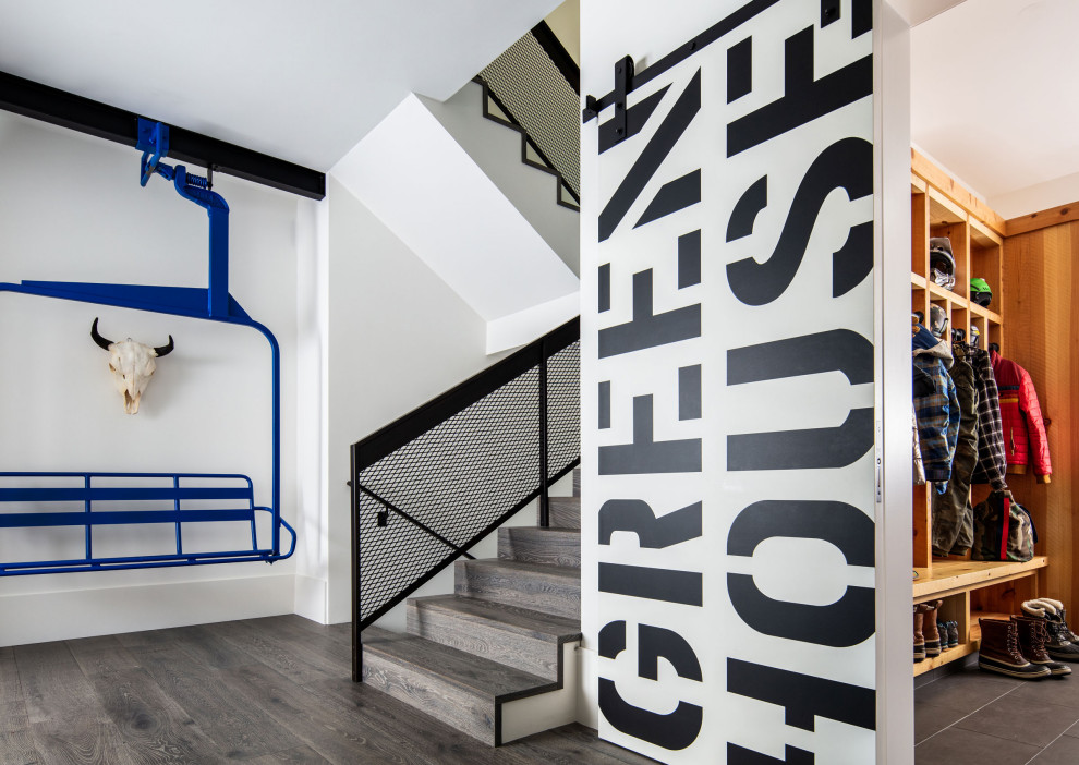 Staircase - modern staircase idea in San Francisco