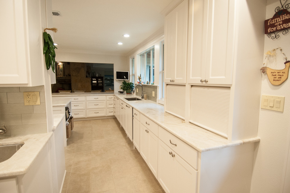 Home design - transitional home design idea in Austin