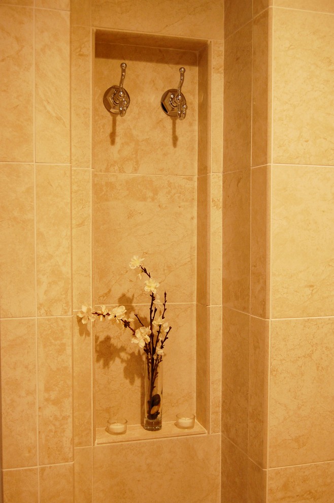 Home design - transitional home design idea in Raleigh
