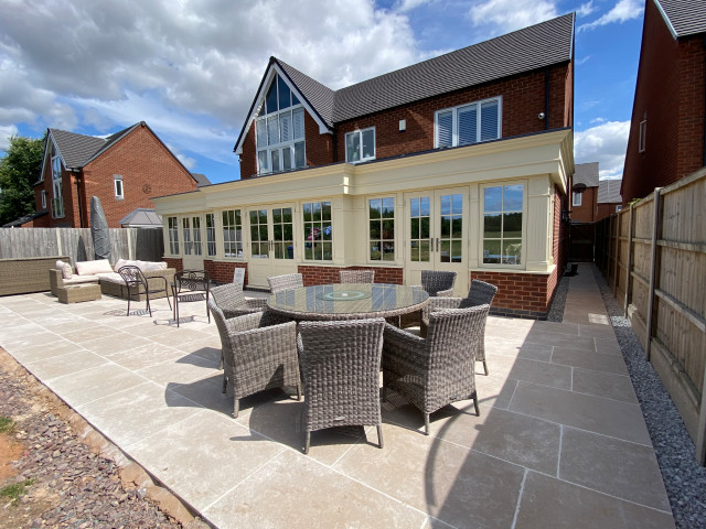 ORANGERY contemporary-uteplats