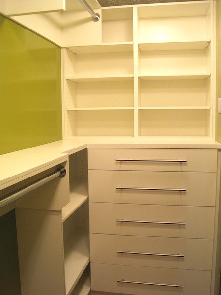 Design ideas for a modern storage and wardrobe in Vancouver.