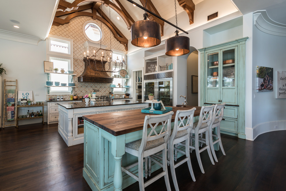 Transitional kitchen photo in Miami