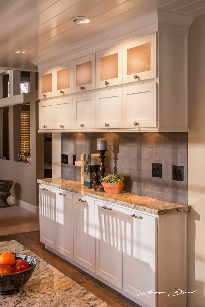 Kitchen - rustic kitchen idea