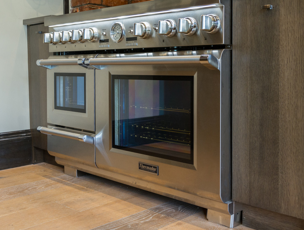 Kitchen - industrial kitchen idea
