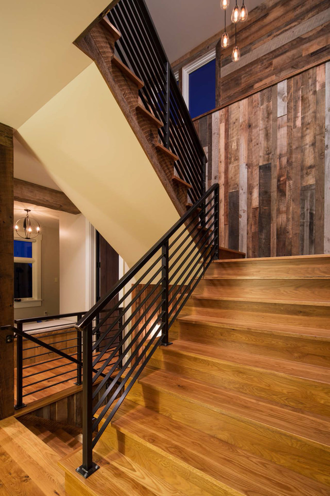Design ideas for a country staircase in Minneapolis.