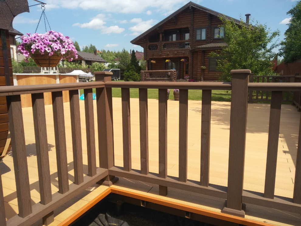 Террасная доска в лаунж-зоне у бассейна на объекте в ДНТ Бородино