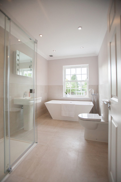 New build house Sunningdale, Berkshire contemporary-bathroom